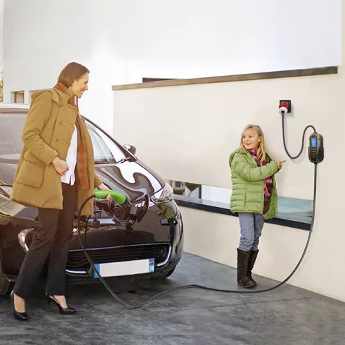 1 és 3 fázisú (230 V/400 V), állítható áramú (8- 16 A), max. 11 kW, időzíthető Type 2 EV (elektromos autó)  töltő, 5 m. WiFi. 52720
