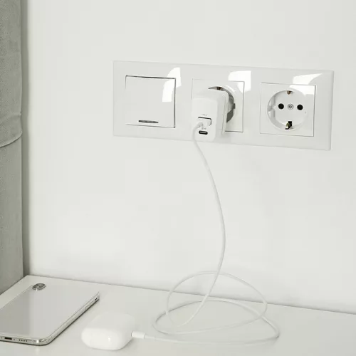 GaN 20 W-os töltő 5-20 V, 1,5-3 A, 1 x USB-C PD, 1 x USB QC 3.0. 51823