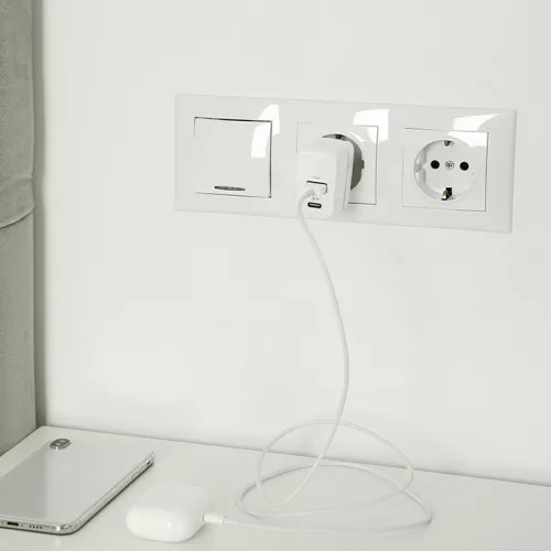 GaN 45 W-os töltő 5-20 V, 1,5-3 A, 1 x USB-C PD, 1 x USB QC 3.0. 51825