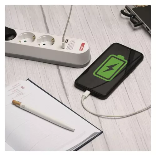 3-as kapcsolós elosztó 2 m; 3 x 1,5 kábellel. + 1 x USB A + 1 x USB C. P1322PD